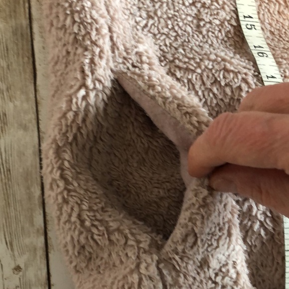 “SO” brand fuzzy teddybear fleece zip front jacket with pockets - junior size S - Picture 9 of 12